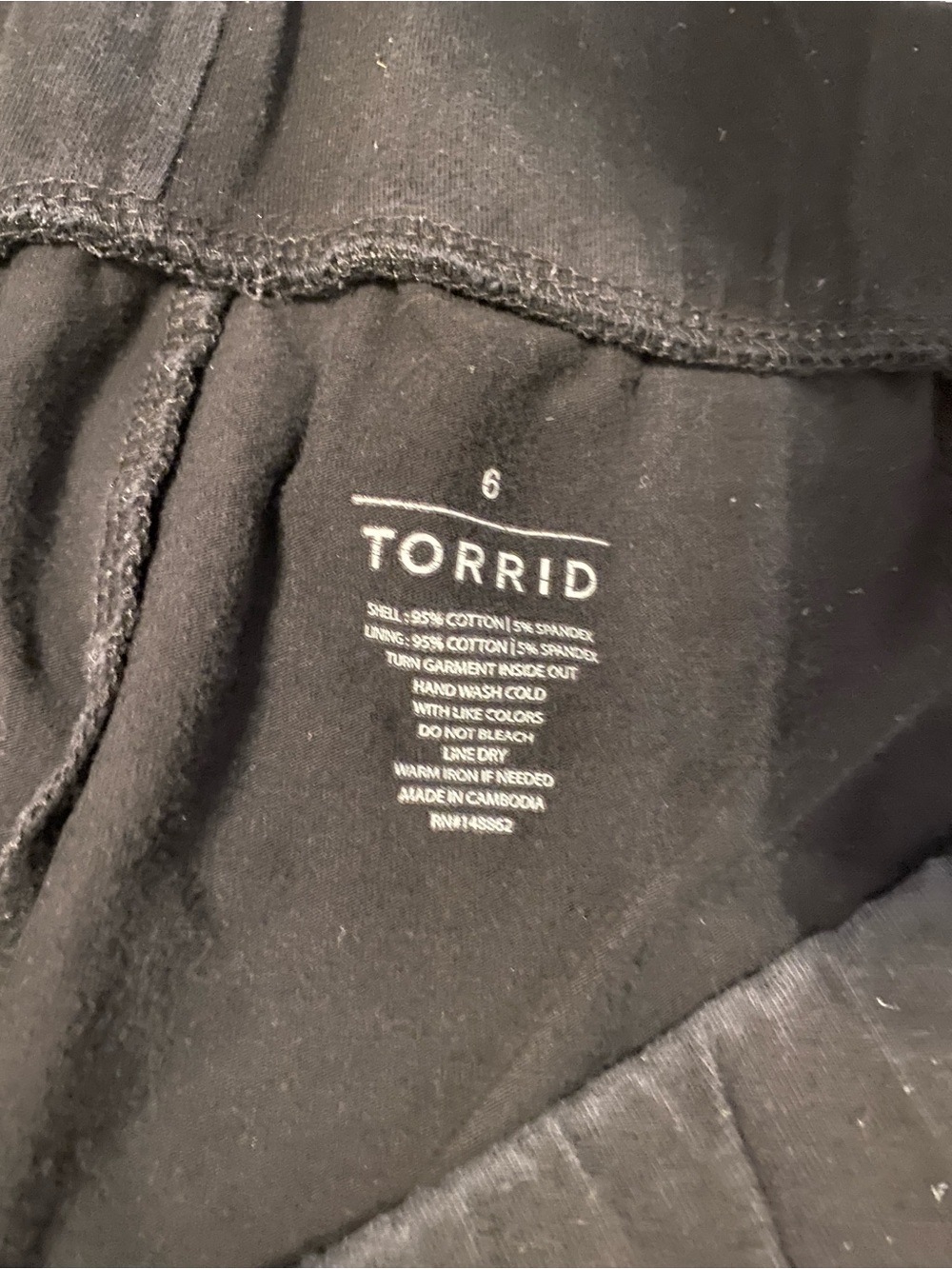 TORRID Distressed Plaid Contrast Leggings Size 6 - Picture 3 of 3